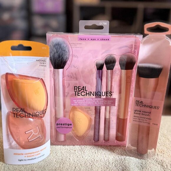 Real Techniques Bundle: Beauty Blender Sponges and Makeup Brushes BRAND NEW - Picture 1 of 7